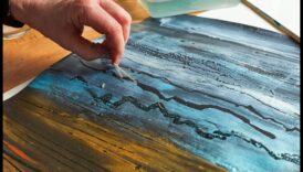 المياه المعبرة: التقاط الجوهر بألوان سائلة