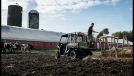 الرحلات الريفية: كيف تساعد سيارة الاندفاع الرباعي المزارعين في تحقيق الواجب 6 الرحلات الريفية: الدور الزراعي لسيارات الدفع الرباعي في المناطق الريفية