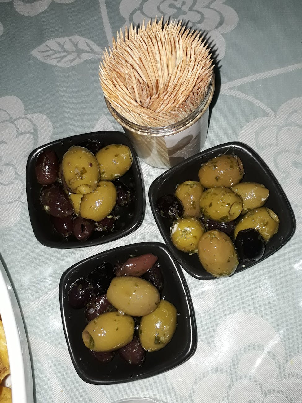 الوشم الواقعي الفني الحي بحافة حديثة 12 وشم بتصميم تجريدي بأسلوب واقعي.