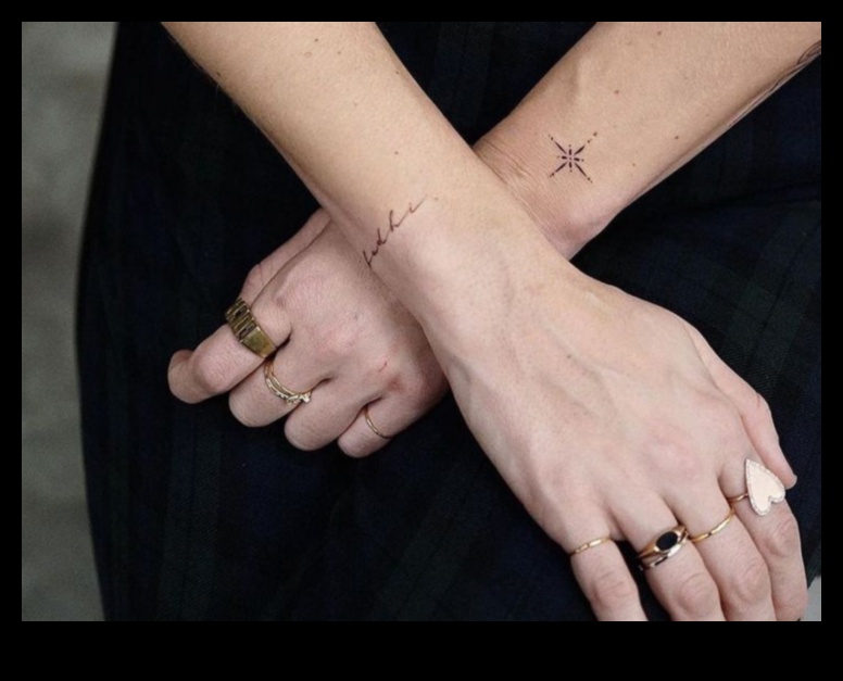 أناقة الحبر: إلهام وشم المعصم الأنيق والرقيق