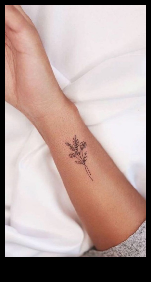 أناقة الحبر: إلهام وشم المعصم الأنيق والرقيق