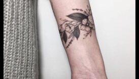 أناقة الحبر: إلهام وشم المعصم الأنيق والرقيق