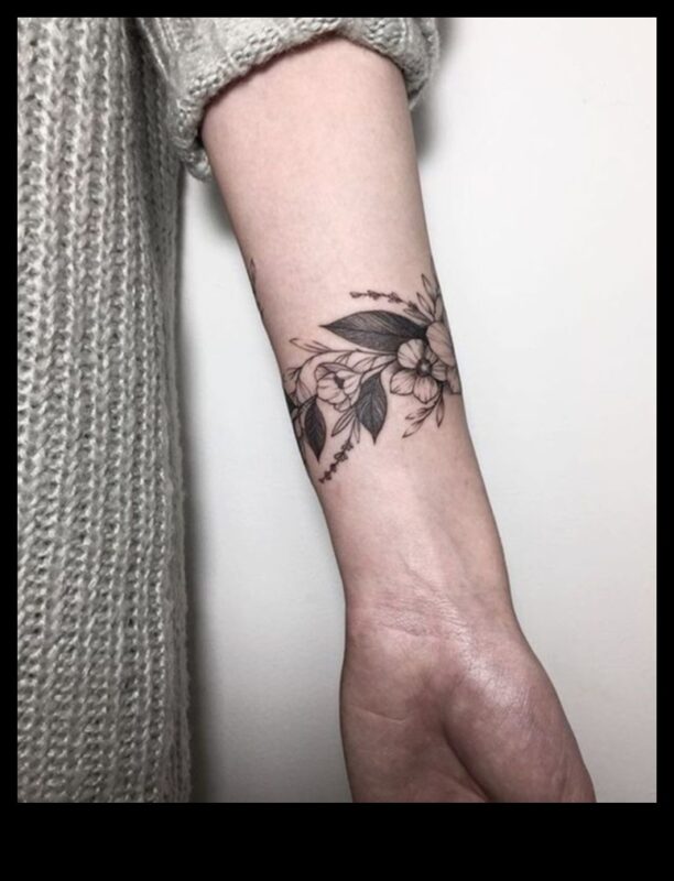 أناقة الحبر: إلهام وشم المعصم الأنيق والرقيق