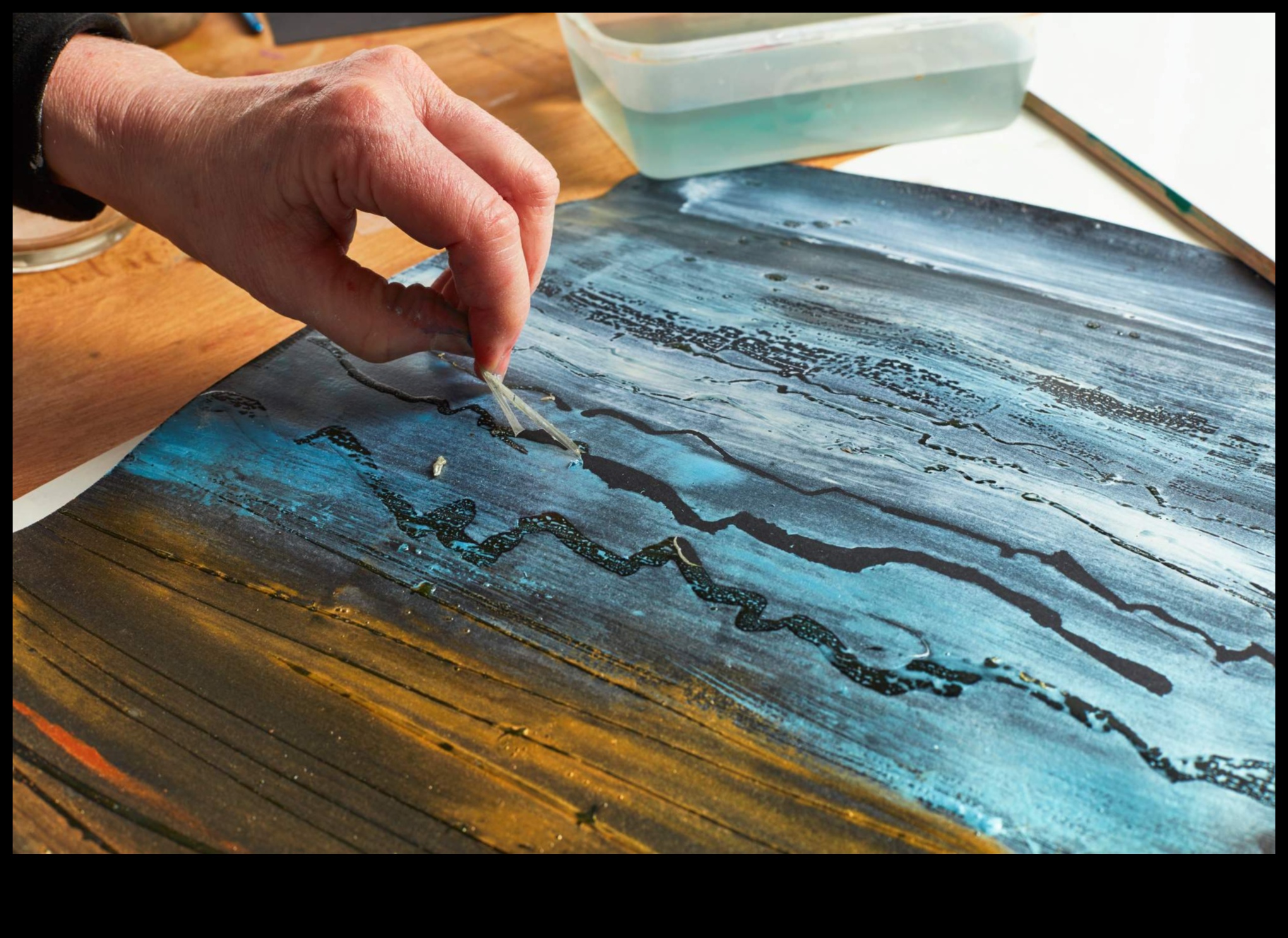 المياه المعبرة: التقاط الجوهر بألوان سائلة